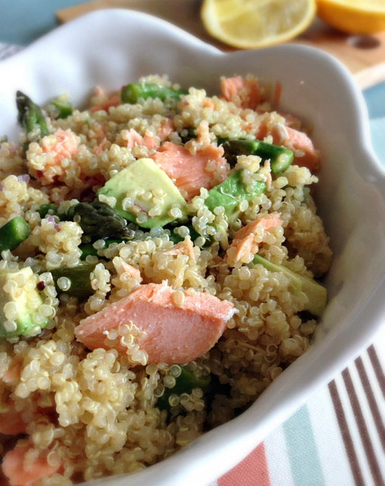 إليكم طريقة تحضير سلطة الكينوا بالسلمون والأفوكادو للرجيم صورة رقم 4 إليكم طريقة تحضير سلطة الكينوا بالسلمون والأفوكادو للرجيم صورة رقم 4