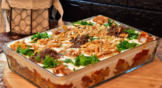 سهلة، سريعة وبمكونات بسيطة.. وصفة فتة الباذنجان باللبن والطحينة الشهية صورة رقم 3 سهلة، سريعة وبمكونات بسيطة.. وصفة فتة الباذنجان باللبن والطحينة الشهية صورة رقم 3