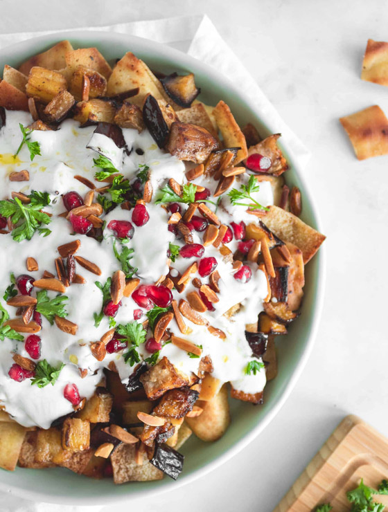 سهلة، سريعة وبمكونات بسيطة.. وصفة فتة الباذنجان باللبن والطحينة الشهية صورة رقم 5 سهلة، سريعة وبمكونات بسيطة.. وصفة فتة الباذنجان باللبن والطحينة الشهية صورة رقم 5