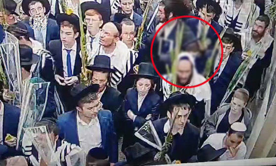 اعتقال 5 يهود حريديم بتهمة البصق على مسيحيين في القدس؛ ووزير الشرطة يعتبره سلوكا ليس جنائيا صورة رقم 7 اعتقال 5 يهود حريديم بتهمة البصق على مسيحيين في القدس؛ ووزير الشرطة يعتبره سلوكا ليس جنائيا صورة رقم 7