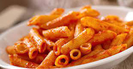 طريقة عمل المكرونة بالصلصة الحمراء والكريمة صورة رقم 6