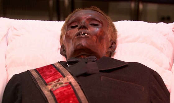 حنطوه بالخطأ وبقيت جثته مقصدا للفضوليين لـ128 عاما.. لص يدفن أخيرا بأمريكا صورة رقم 5 حنطوه بالخطأ وبقيت جثته مقصدا للفضوليين لـ128 عاما.. لص يدفن أخيرا بأمريكا صورة رقم 5