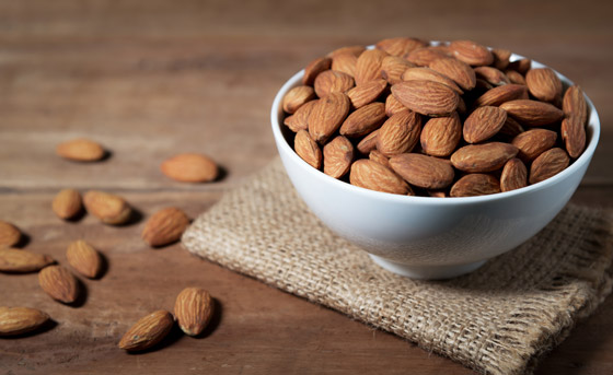 7 آثار جانبية لتناول اللوز بكثرة.. تعرفوا إليها صورة رقم 2 7 آثار جانبية لتناول اللوز بكثرة.. تعرفوا إليها صورة رقم 2