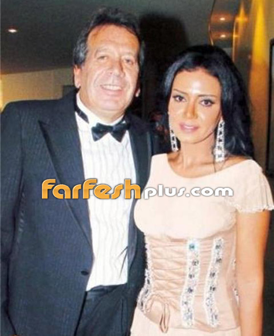 رانيا يوسف تثير الجدل بفستان جريء شفاف وطليقها محمد مختار: مش نجمة صف أول! صورة رقم 3 رانيا يوسف تثير الجدل بفستان جريء شفاف وطليقها محمد مختار: مش نجمة صف أول! صورة رقم 3