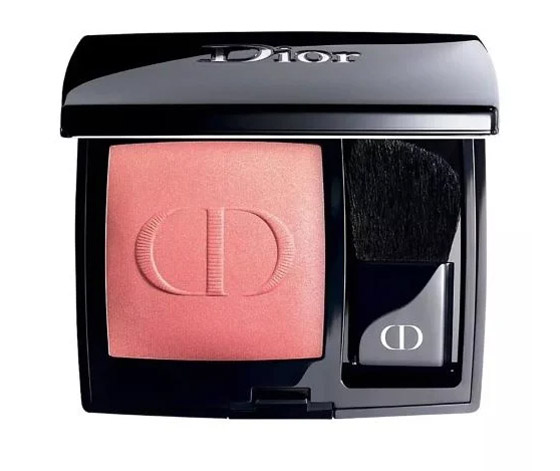 كوني مشرقة للغاية في أكتوبر.. مستحضرات مكياج وردية تفي بالغرض صورة رقم 1