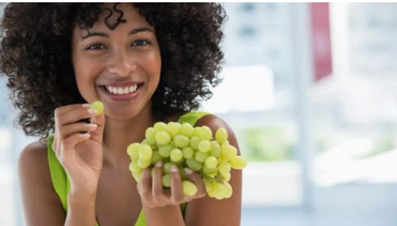 تناول العنب يوميًا قد يُحسن البصر في سن الشيخوخة صورة رقم 8