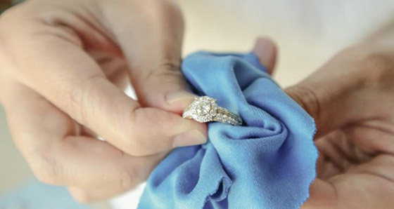 3 قواعد أساسية للارتقاء بمجوهراتك.. فما هي؟ صورة رقم 3 3 قواعد أساسية للارتقاء بمجوهراتك.. فما هي؟ صورة رقم 3