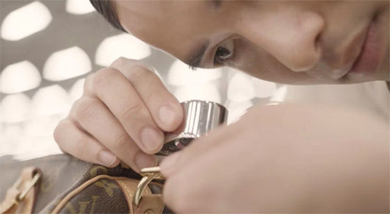 البضائع المقلدة.. هكذا تعرف الفرق بين المزيف والأصلي صورة رقم 1 البضائع المقلدة.. هكذا تعرف الفرق بين المزيف والأصلي صورة رقم 1