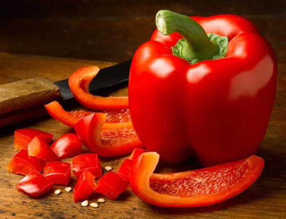 سر اللون الأحمر.. 9 أسباب تجعل هذه الأطعمة اختيارا ذكيا لصحتك ووزنك صورة رقم 6 سر اللون الأحمر.. 9 أسباب تجعل هذه الأطعمة اختيارا ذكيا لصحتك ووزنك صورة رقم 6