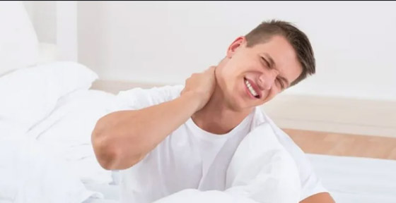 هل النوم بدون وسادة أفضل لصحتك وجودة نومك؟ صورة رقم 1