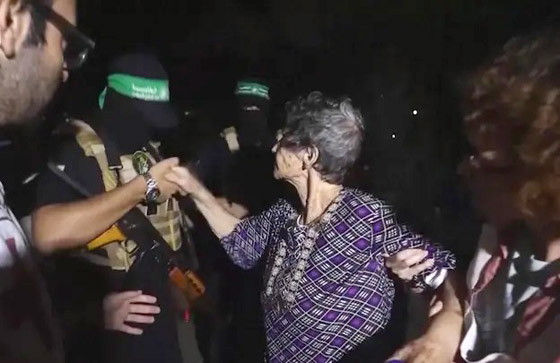 اليكم أبرز ما روته رهينة إسرائيلية عن احتجازها في غزة بعدما أفرجت عنها حركة حماس صورة رقم 2 اليكم أبرز ما روته رهينة إسرائيلية عن احتجازها في غزة بعدما أفرجت عنها حركة حماس صورة رقم 2