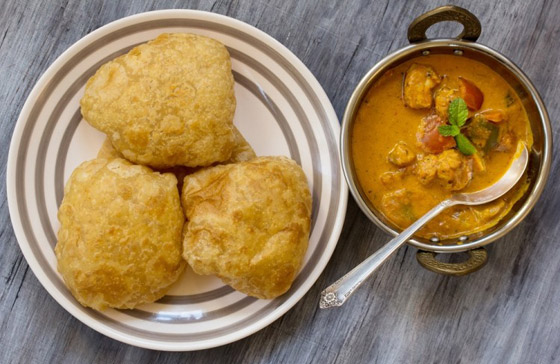 إليكم طريقة تحضير خبز البوري المنفوخ المقلي بطعمه المميز والطيب صورة رقم 1