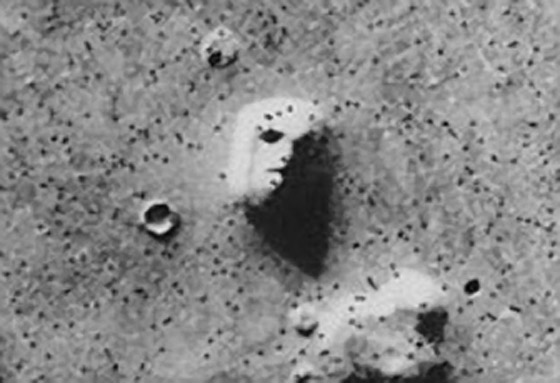 الخوف يبدو على الخوف يبدو على