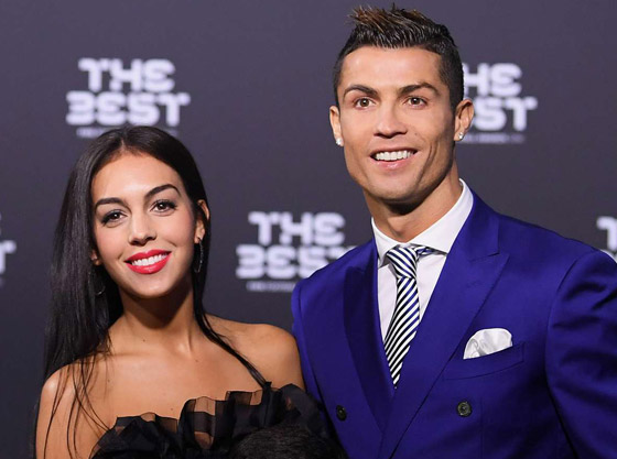 نانسي عجرم تخطف الأنظار برفقة كريستيانو رونالدو وجورجينا صورة رقم 4