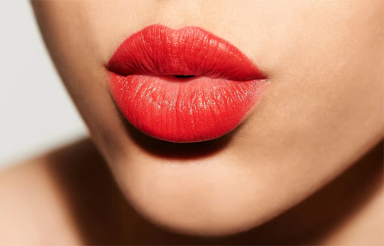 كيف تحصلين على شفاه أكثر امتلاء وجاذبية؟ صورة رقم 1