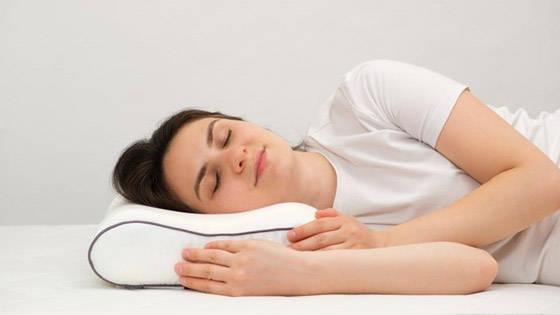 النوم على الوجه.. أسرع طريقة لظهور التجاعيد! صورة رقم 3