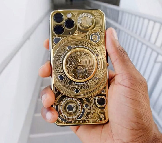 بسعر خيالي.. أغلى آيفون يحتوي على سن ديناصور وقطع أثرية قديمة (صور) صورة رقم 4 بسعر خيالي.. أغلى آيفون يحتوي على سن ديناصور وقطع أثرية قديمة (صور) صورة رقم 4