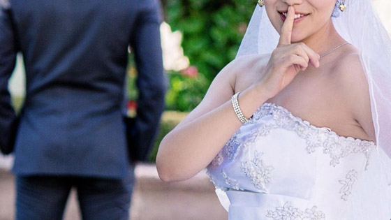 سيدة جميلة نصبت على 3 رجال وتزوجتم بحفلات زفاف مزيفة من أجل المال! صورة رقم 3