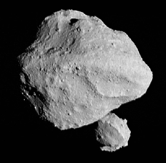 مفاجأة علمية.. مركبة فضائية ذهبت لتستكشف كويكبا فاكتشفت قمرا صغيرا صورة رقم 1 مفاجأة علمية.. مركبة فضائية ذهبت لتستكشف كويكبا فاكتشفت قمرا صغيرا صورة رقم 1