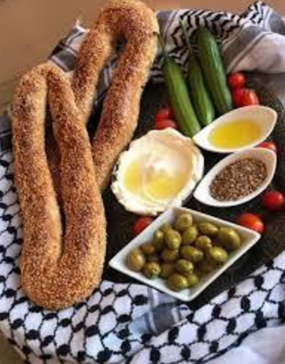 6 أطباق مشهورة أصلها فلسطيني.. منها المقلوبة وكعك القدس والمجدرة صورة رقم 2