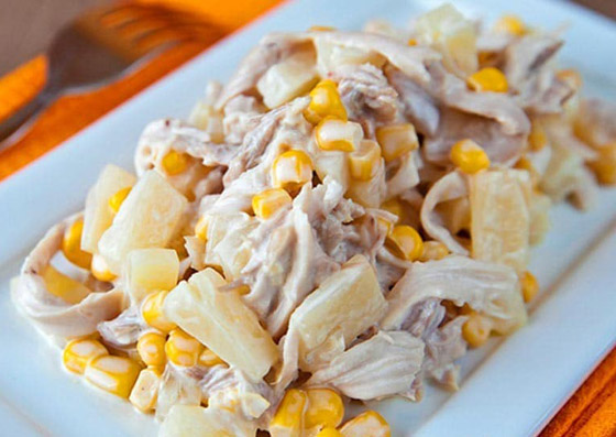 إليكم وصفة سلطة الأناناس بالدجاج والذرة.. مميزة ولذيذة صورة رقم 2