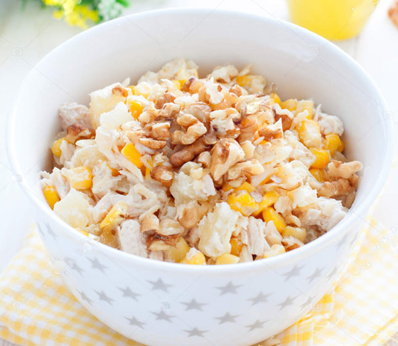 إليكم وصفة سلطة الأناناس بالدجاج والذرة.. مميزة ولذيذة صورة رقم 6