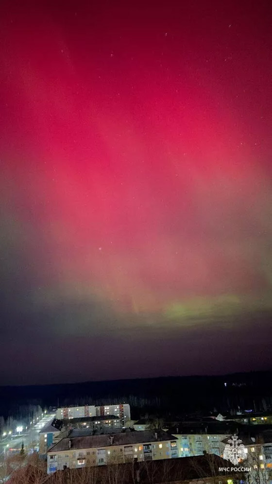 بالصور: مشاهد مذهلة للشفق القطبي التي شهدها سكان روسيا صورة رقم 2 بالصور: مشاهد مذهلة للشفق القطبي التي شهدها سكان روسيا صورة رقم 2