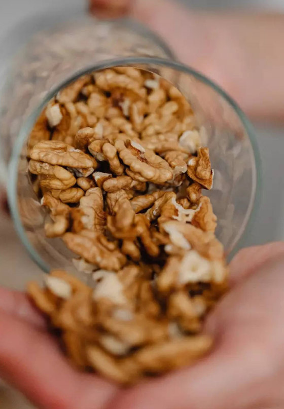 للوقاية من الشيب المبكر.. استوصوا بهذه الأطعمة الخارقة صورة رقم 9