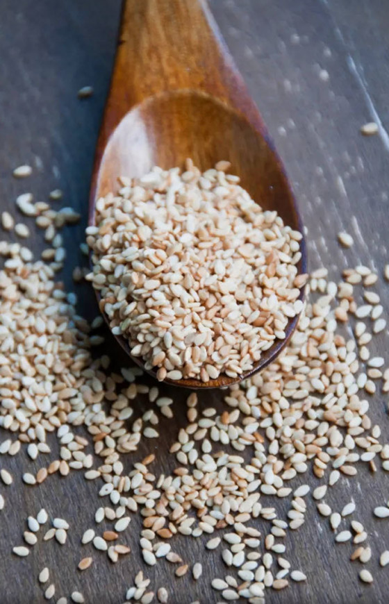 للوقاية من الشيب المبكر.. استوصوا بهذه الأطعمة الخارقة صورة رقم 5