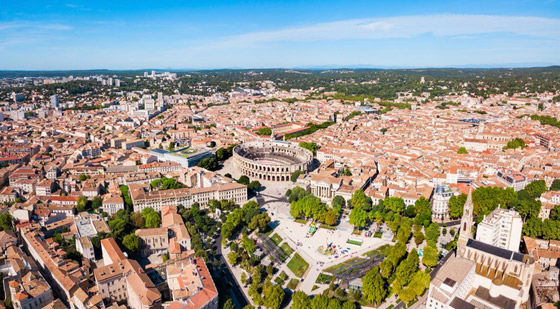 بالصور: آثار رومانية جذابة لعشاق التاريخ في مدينة نيم الفرنسية صورة رقم 1