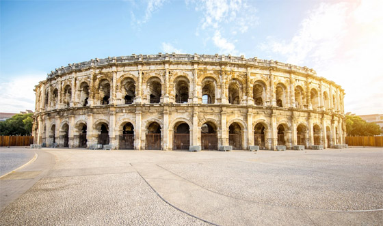بالصور: آثار رومانية جذابة لعشاق التاريخ في مدينة نيم الفرنسية صورة رقم 2