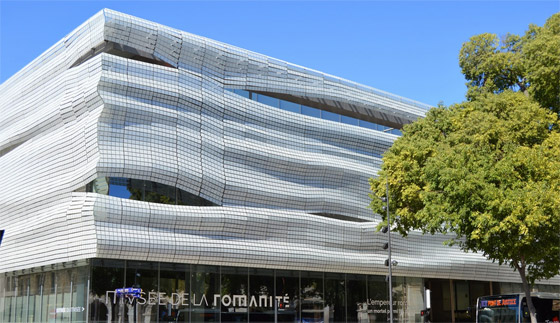 بالصور: آثار رومانية جذابة لعشاق التاريخ في مدينة نيم الفرنسية صورة رقم 4