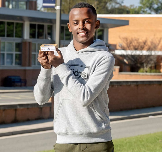 عالم أمريكي (14 عاما) يحصد جائزة لابتكاره صابونا يكافح أخطر أنواع السرطان صورة رقم 2