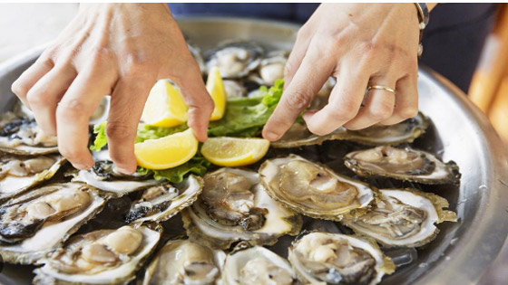 من السلمون إلى التونة.. إليك أفضل وأسوأ الأسماك لصحتك صورة رقم 2