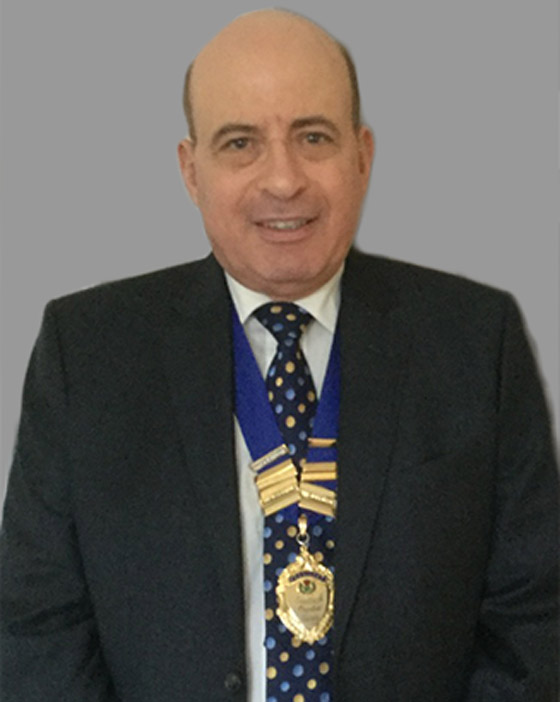 لأول مرة بالتاريخ.. طبيب مصري يترأس الكلية الملكية للأطباء في بريطانيا صورة رقم 13 لأول مرة بالتاريخ.. طبيب مصري يترأس الكلية الملكية للأطباء في بريطانيا صورة رقم 13