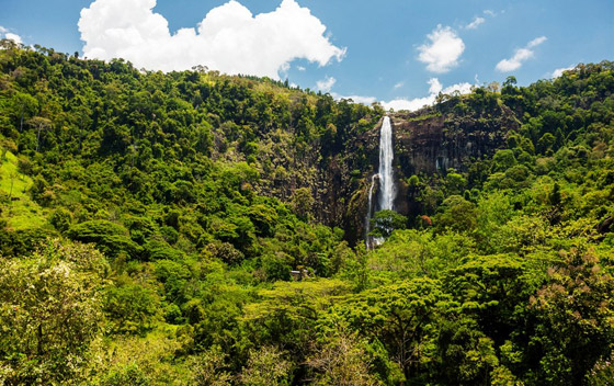بالصور: جولة على الشلالات الشهيرة الجاذبة للسائحين في سريلانكا صورة رقم 3 بالصور: جولة على الشلالات الشهيرة الجاذبة للسائحين في سريلانكا صورة رقم 3