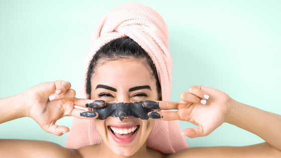 أقنعة الوجه.. إليكِ الطريقة الصحيحة لاستخدامها صورة رقم 2