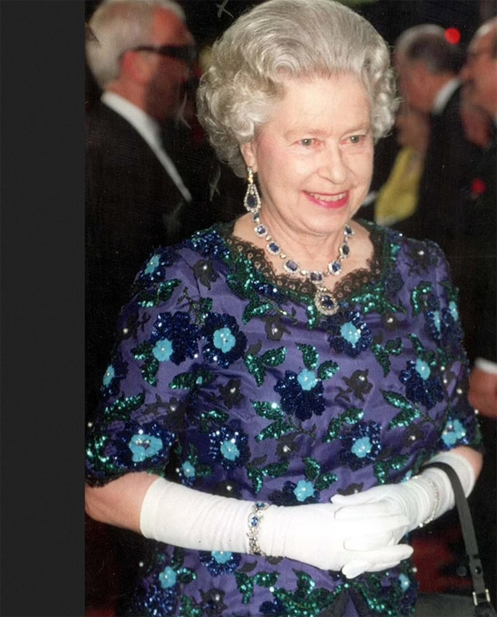 تاريخ القفازات.. القطعة التي لا تفارق الأميرات صورة رقم 9