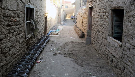 قرية جريس.. قلعة صناعة الفخار في مصر منذ 500 عام صورة رقم 1