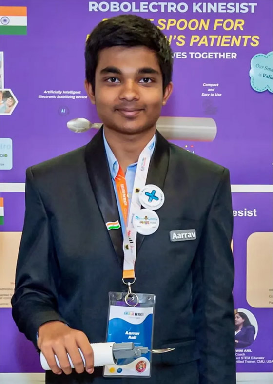 طالب هندي في مجال الروبوتات يخترع 