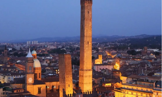 إيطاليا..خبراء يحذرون من انهيار برج غاريسيندا الشهير في بولونيا صورة رقم 4