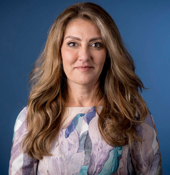 مسلمة كردية هاجرت على قارب قد تصبح رئيسة للوزراء بهولندا.. فيديو صورة رقم 3 مسلمة كردية هاجرت على قارب قد تصبح رئيسة للوزراء بهولندا.. فيديو صورة رقم 3