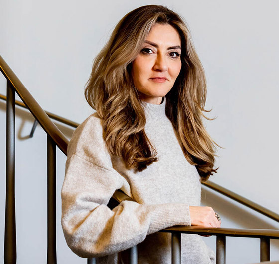 مسلمة كردية هاجرت على قارب قد تصبح رئيسة للوزراء بهولندا.. فيديو صورة رقم 7 مسلمة كردية هاجرت على قارب قد تصبح رئيسة للوزراء بهولندا.. فيديو صورة رقم 7