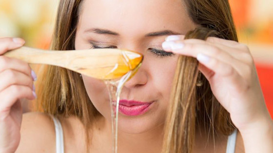 إليكم 4 خلطات بالعسل تعالج الشعر الجاف والتالف صورة رقم 5 إليكم 4 خلطات بالعسل تعالج الشعر الجاف والتالف صورة رقم 5