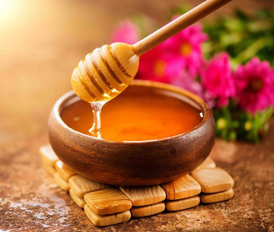 إليكم 4 خلطات بالعسل تعالج الشعر الجاف والتالف صورة رقم 7 إليكم 4 خلطات بالعسل تعالج الشعر الجاف والتالف صورة رقم 7