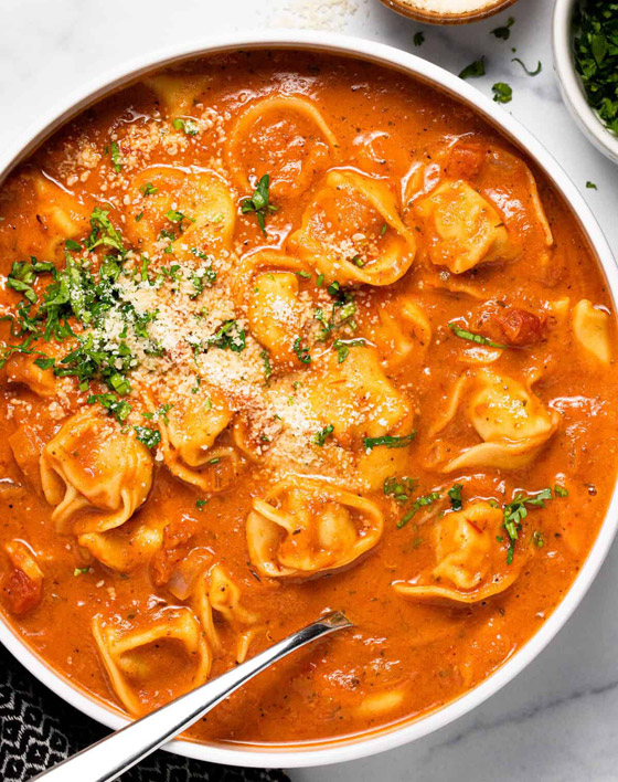 إليكم طريقة تحضير شوربة تروتليني بالطماطم والريحان الطيبة صورة رقم 5 إليكم طريقة تحضير شوربة تروتليني بالطماطم والريحان الطيبة صورة رقم 5