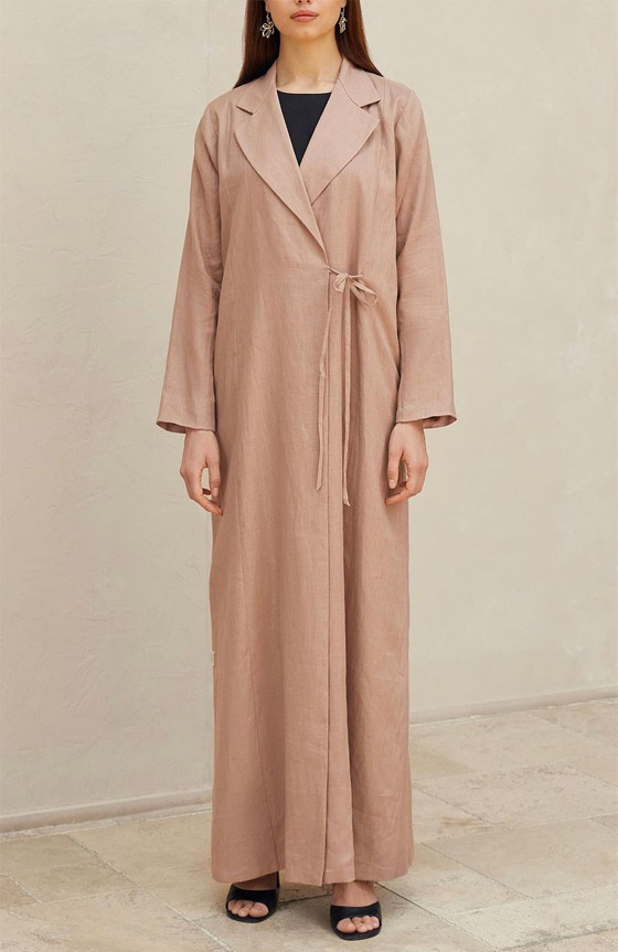 صور: العبايات الملتفة حول الجسم نجمة 2024.. صيحة تخفي البطن البارز صورة رقم 1