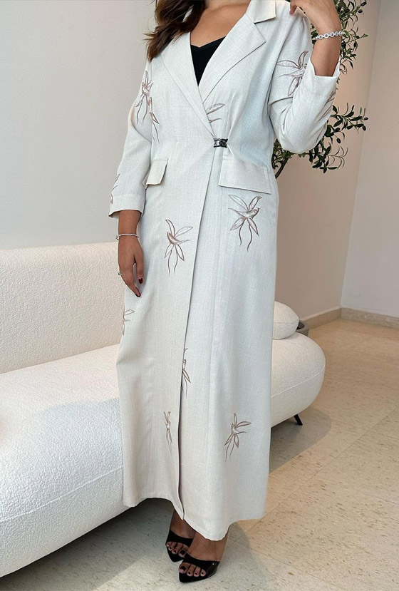 صور: العبايات الملتفة حول الجسم نجمة 2024.. صيحة تخفي البطن البارز صورة رقم 4