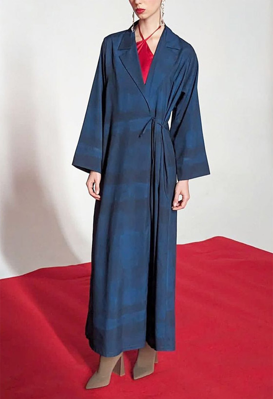 صور: العبايات الملتفة حول الجسم نجمة 2024.. صيحة تخفي البطن البارز صورة رقم 5