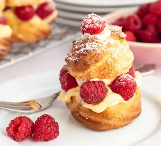 إليكم طريقة تحضير حلى بروفيترول كاسترد الرائعة صورة رقم 7